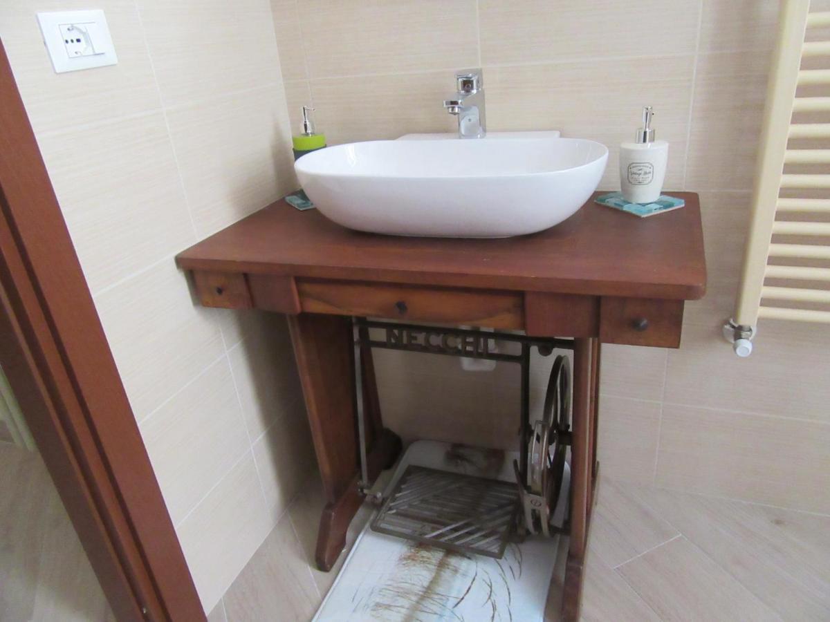 Un Letto Nel Cortile Appartement Bereguardo Buitenkant foto